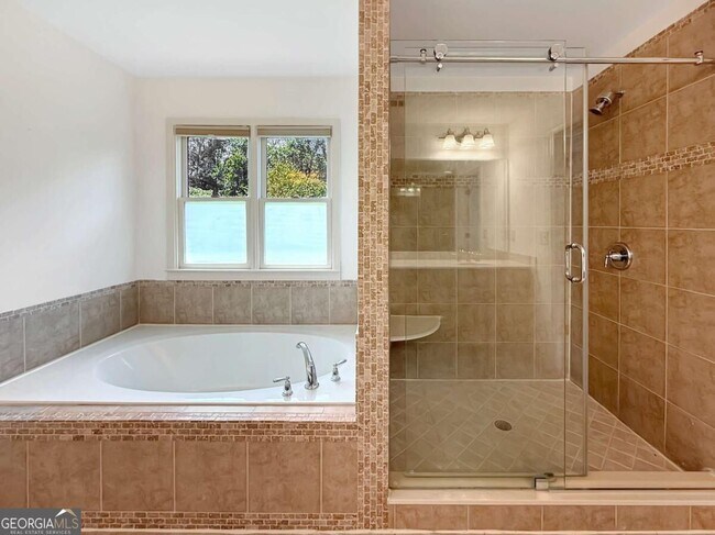 Building Photo - 8275 Majors Ridge Way