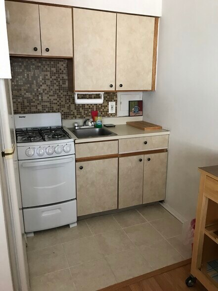 Primary Photo - 2101 Chestnut St