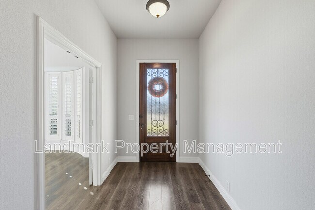 Building Photo - 310 Marigold Ct