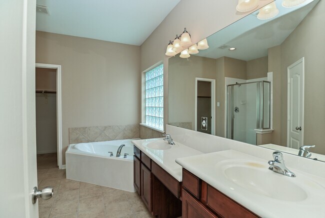 Building Photo - 6314 Bennington Springs Dr