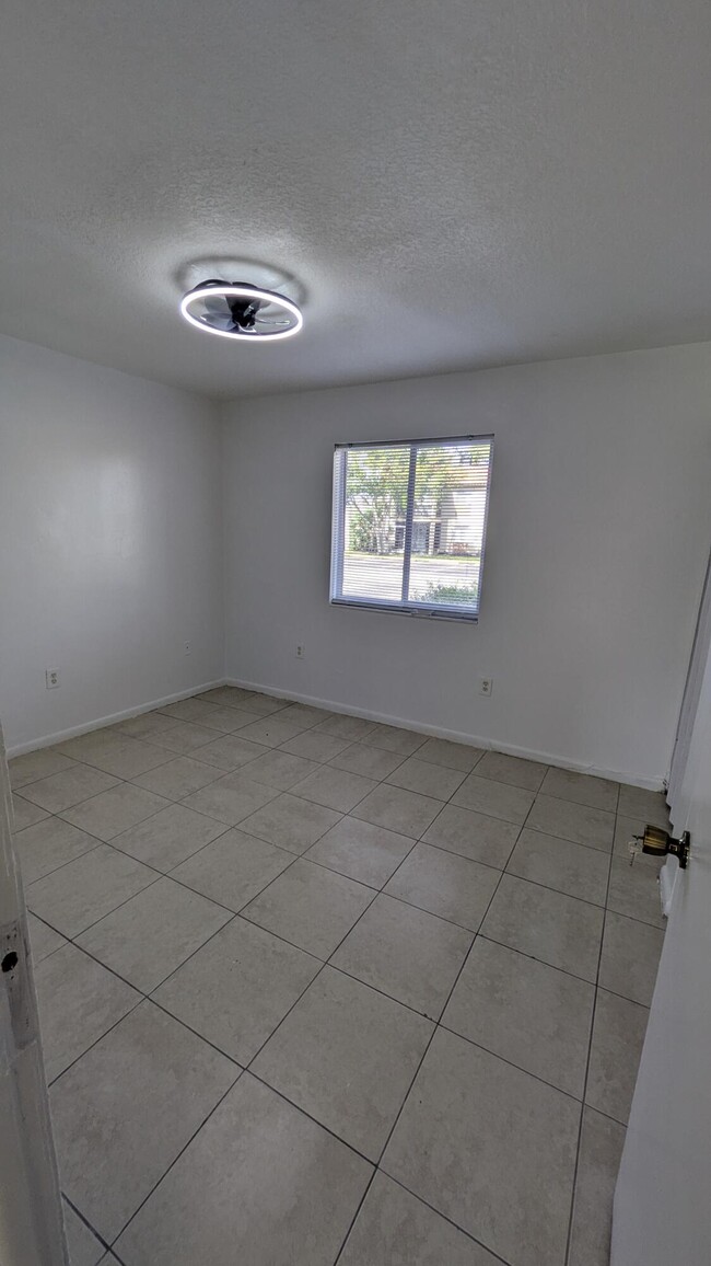 Building Photo - 6048 Forest Hill Blvd