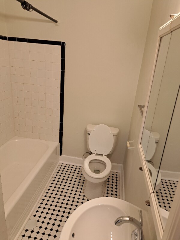 Building Photo - 514 Madison St