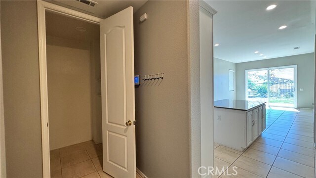Building Photo - 37361 Paintbrush Dr