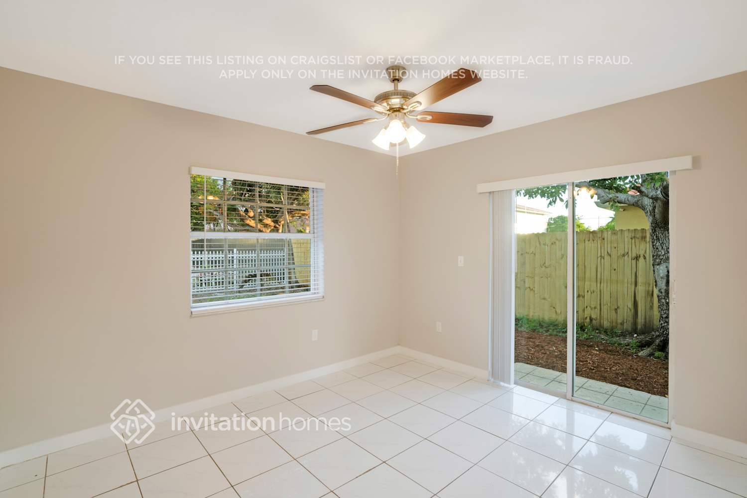 Building Photo - 16850 SW 92nd Ave