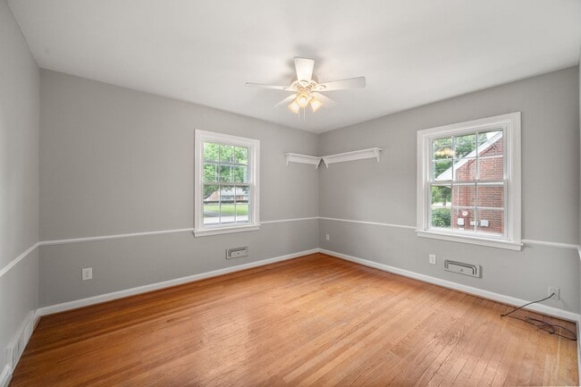 Building Photo - Make This Your Home!