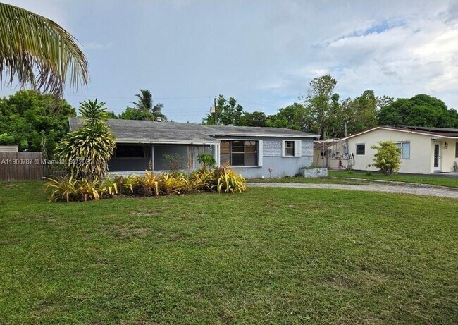 Primary Photo - 2401 Largo Dr