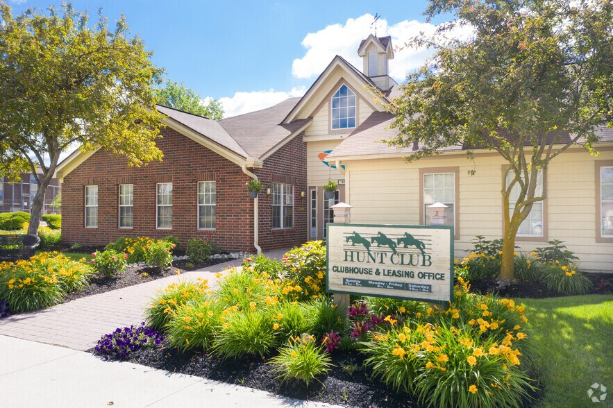 Hunt Club Apartments 1111 Fox Hound Way Fort Wayne IN 46804 Apartment Finder