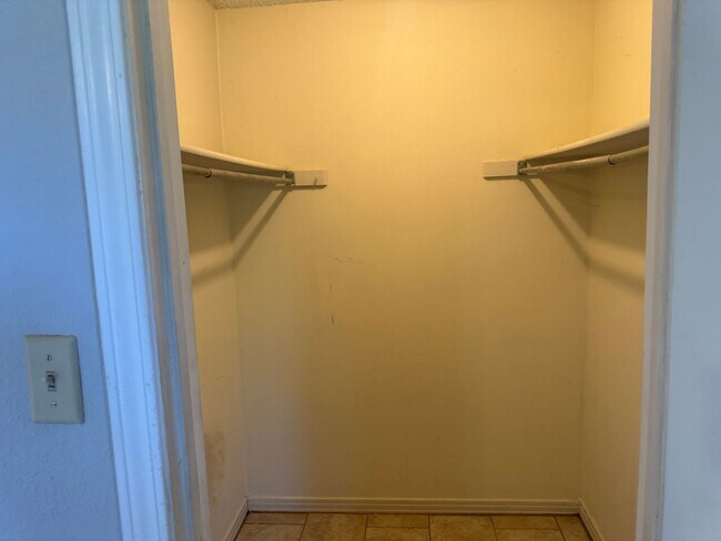 Building Photo - Jackson Street Duplex's