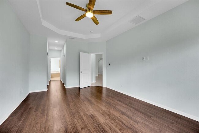 Building Photo - 7162 Prudencia Dr