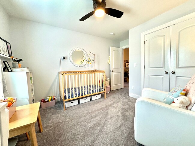 Building Photo - 3 Bedroom, 2.5 Bath Home w/ Fenced Yard and 2 Car Garage