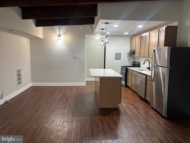 Building Photo - 5505 Karen Elaine Dr