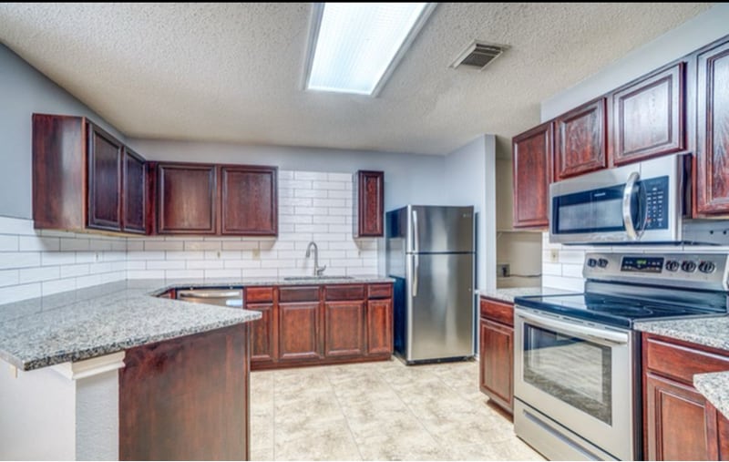 Building Photo - 25039 Summit Creek