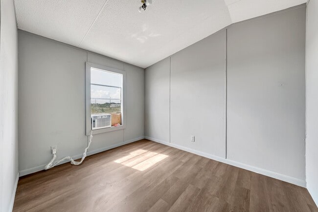 Building Photo - 345 Rd 5915-24