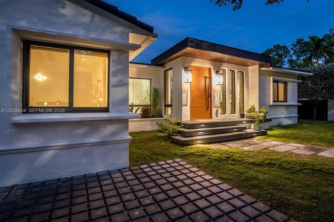 Building Photo - 115 SW 23rd Rd