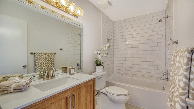 Building Photo - 6467 Carrington Cir