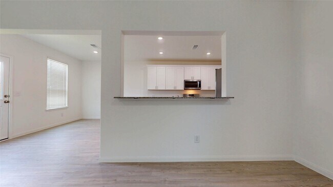Building Photo - 23422 Honey Spade Rd