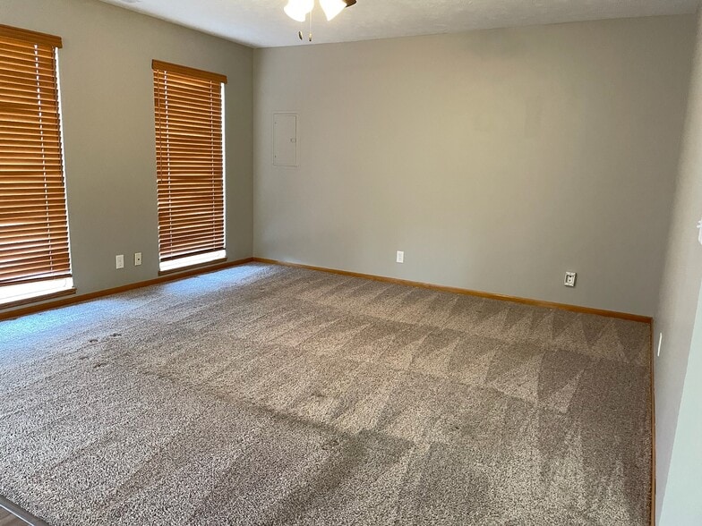 Building Photo - 6705 Milan Dr