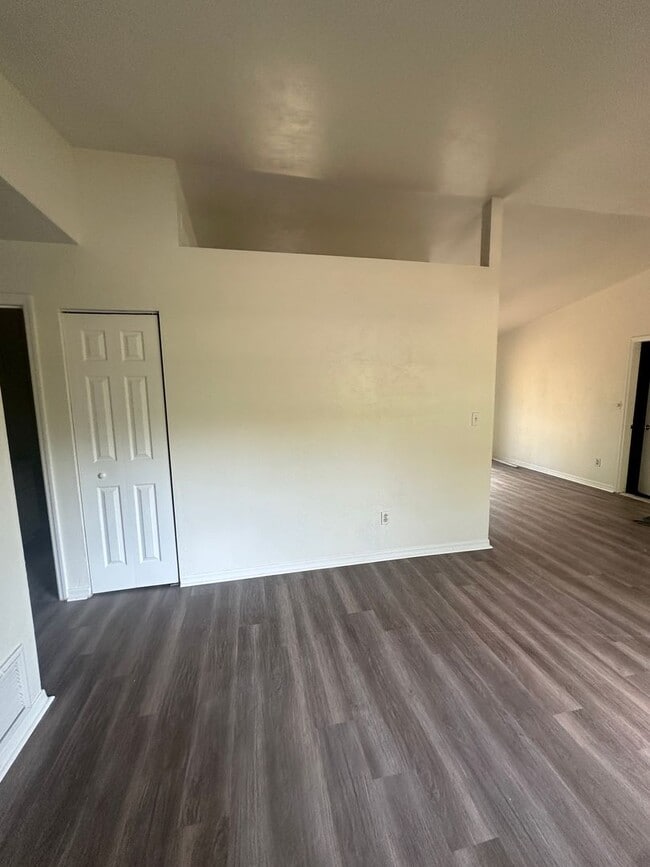 Building Photo - Recently Renovated 3B/2B Home in Northwood Pines