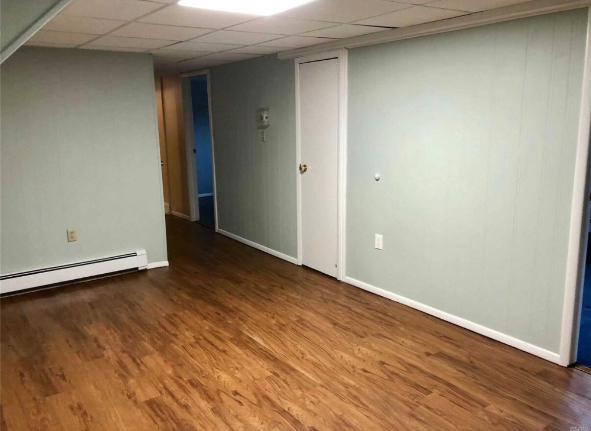 Building Photo - 40 Yale St