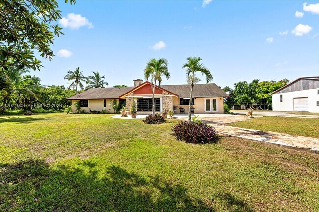 Building Photo - 22100 SW 194th Ave