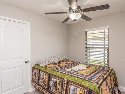 Building Photo - 452 Evening Falls Dr