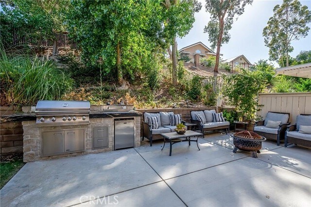 Building Photo - 2200 Bloomfield Ln