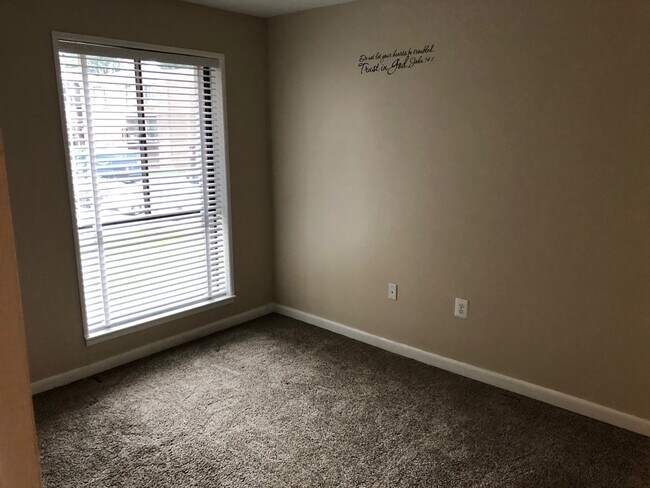 Building Photo - 3204 Spartan Rd