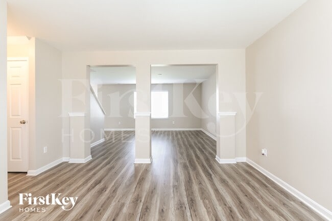 Building Photo - 6159 N Woods Edge Dr