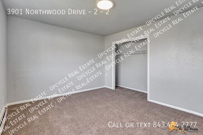 Building Photo - 3901 Northwood Dr