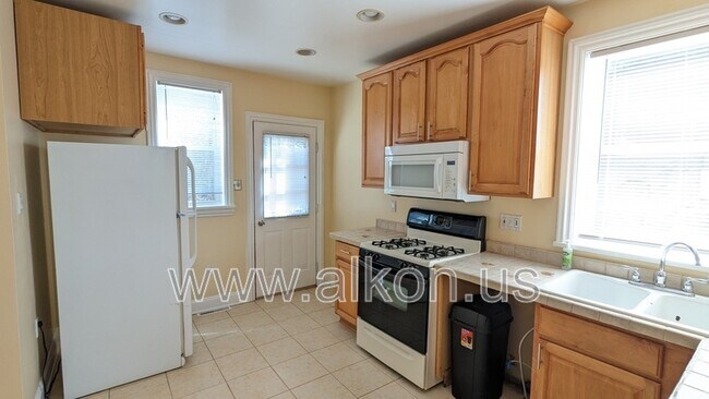 Building Photo - 1401 Nobles Ln