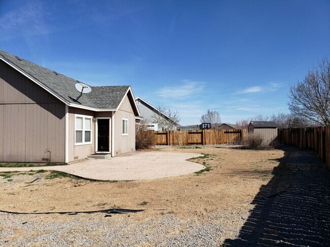 Building Photo - North Valley/Stead Three Bedroom Home 