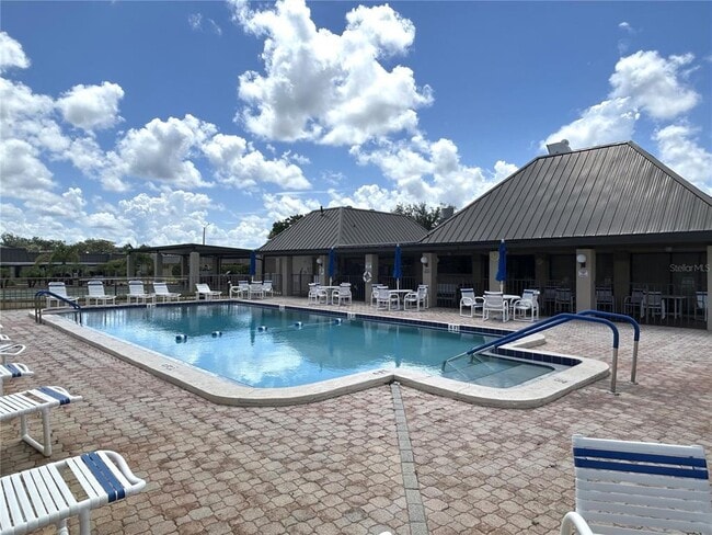 Building Photo - 4211 Stratford Dr