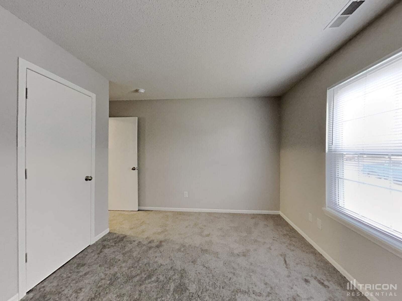 Building Photo - 1679 Long Lake Dr