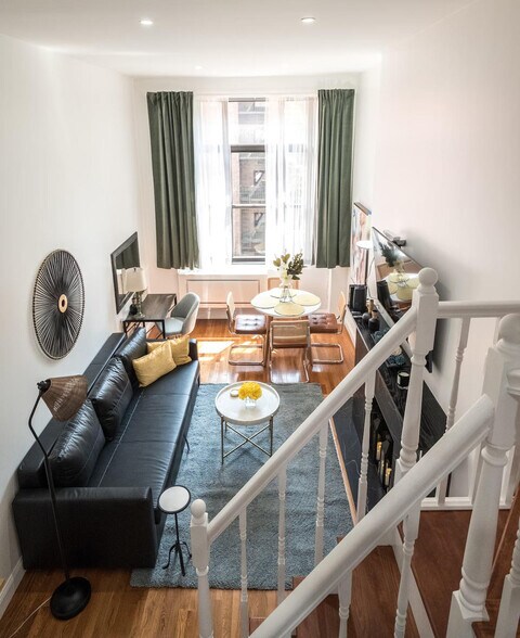Building Photo - 32 W 86th St