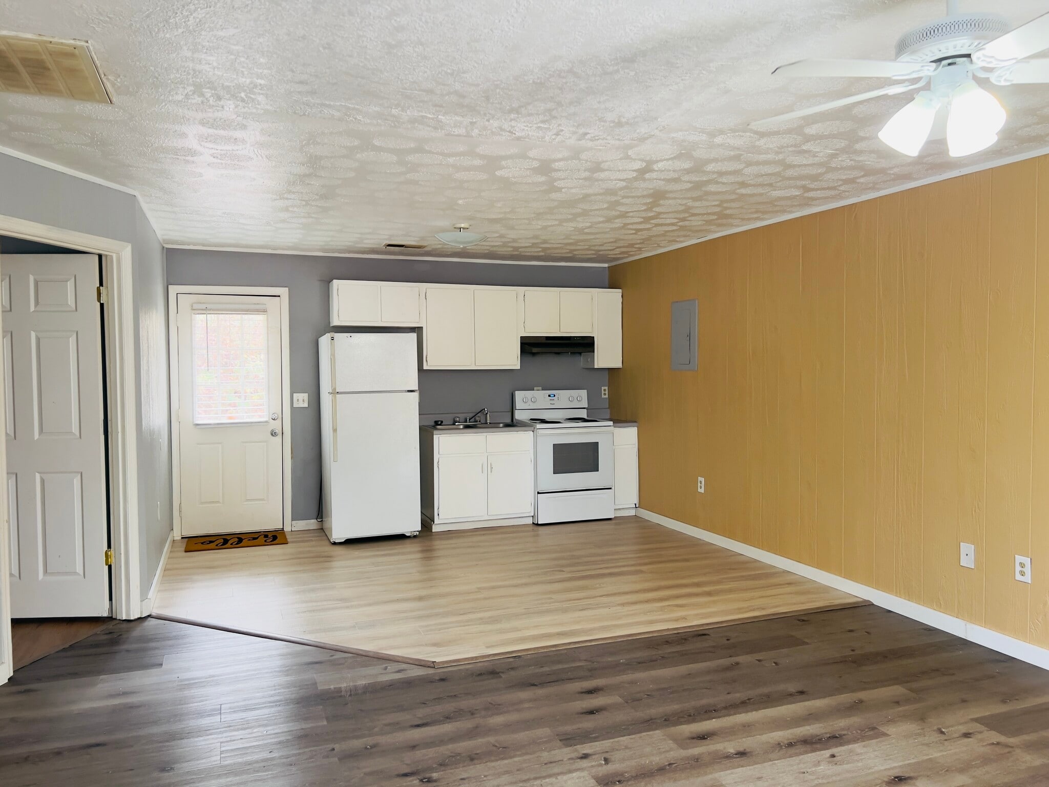 Building Photo - 107 Timberlane St