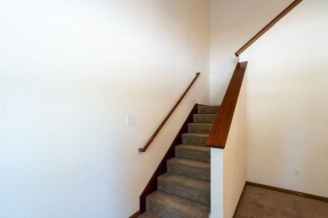 Building Photo - 701-703 Glenstone Dr.