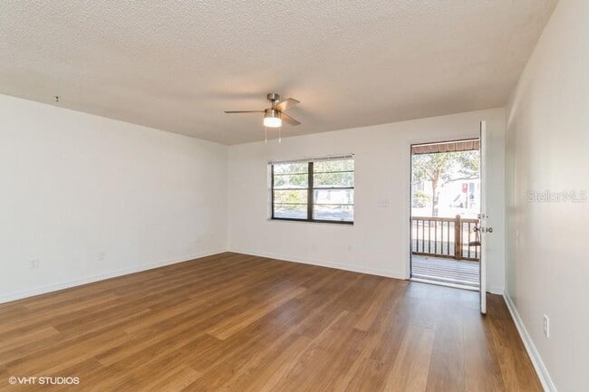 Building Photo - 2522 NW 4th Terrace