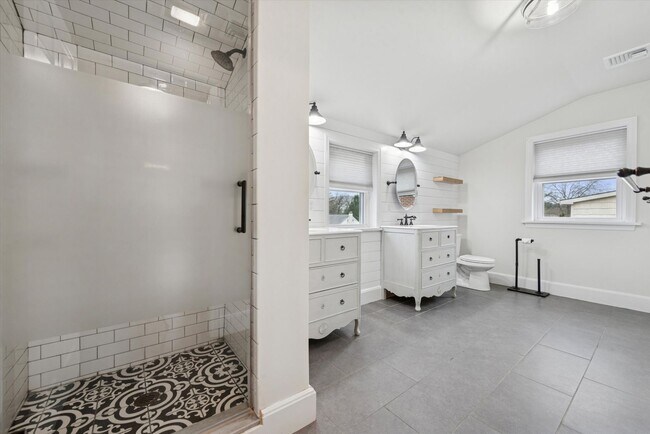 Building Photo - Available now! Charming Updated Twin in West Chester Borough — Walk to Everhart Park & Downtown!