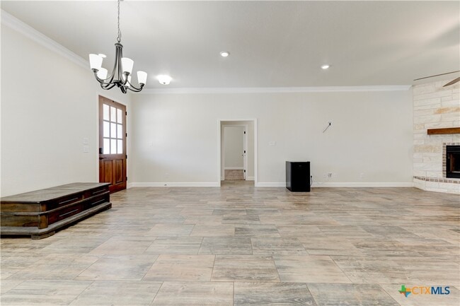 Building Photo - 1040 Vista Dr