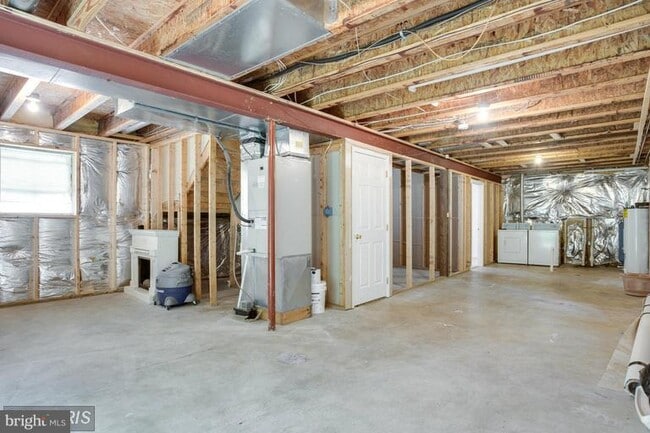 Building Photo - 591 Evergreen Ct