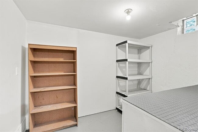 Building Photo - 1011 Brooklawn Dr
