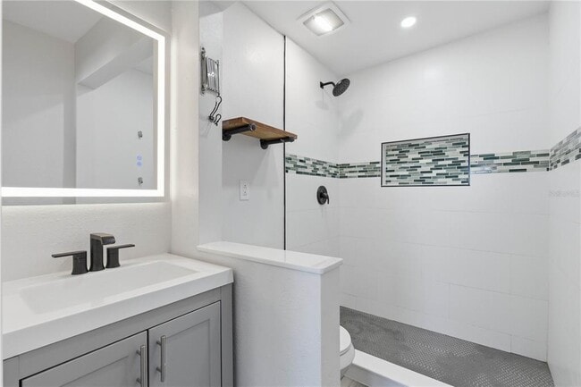 Building Photo - 8902 W Norfolk St