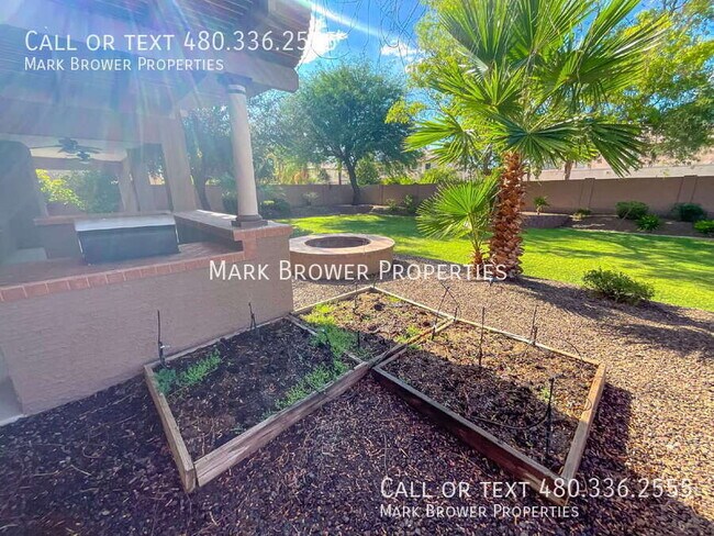 Building Photo - 1648 E Canyon Way