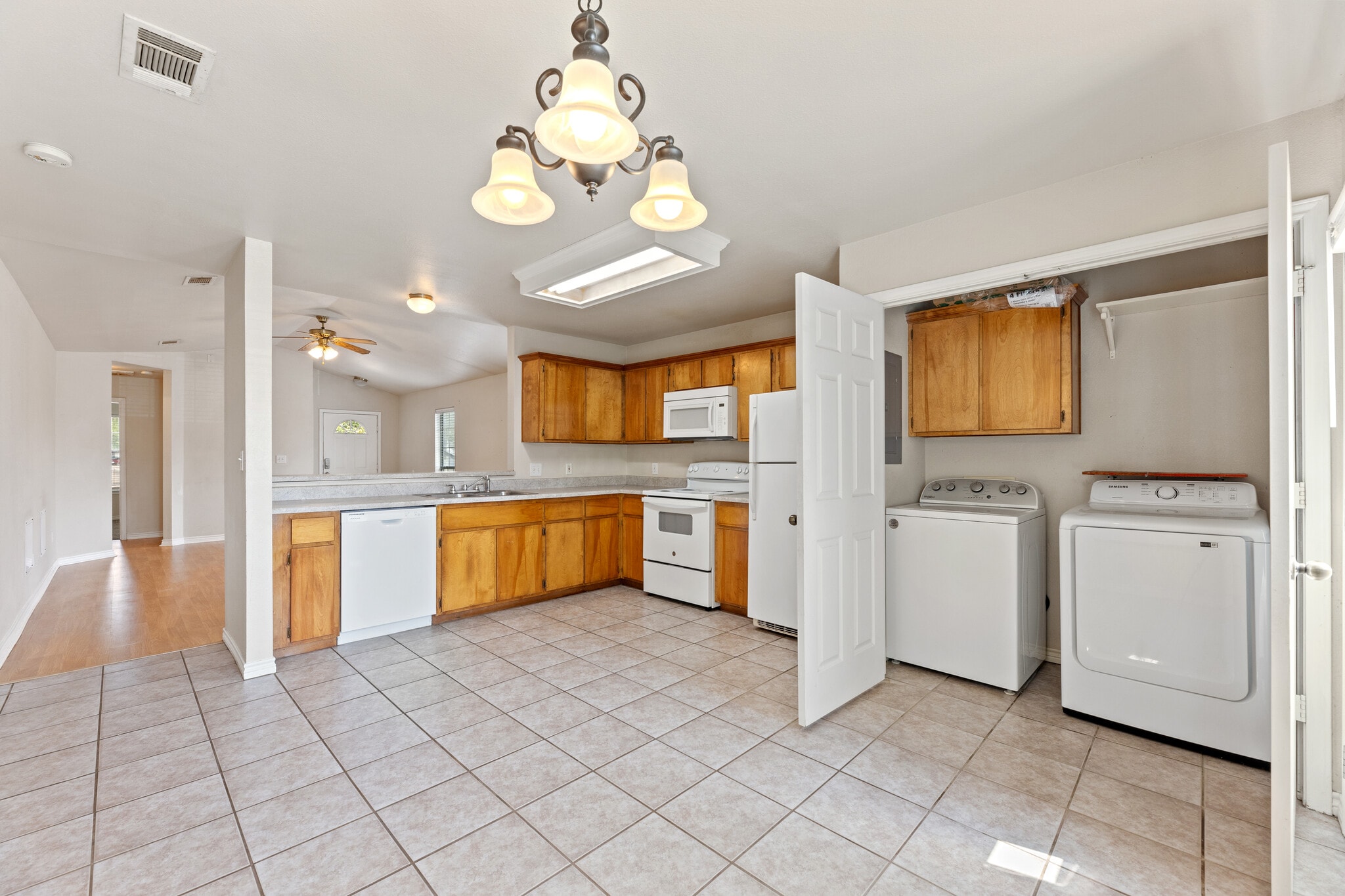 Building Photo - 100 Sendero Dr