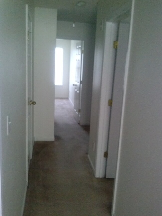 Building Photo - 2311 Nicole Dr