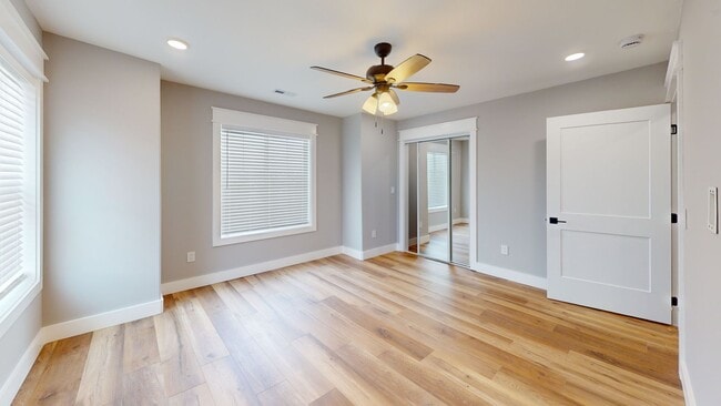 Building Photo - 1205 Hedge Ave