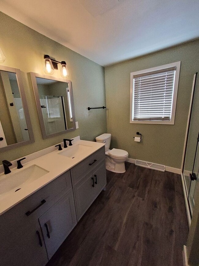 Building Photo - 1824 S Jefferson St