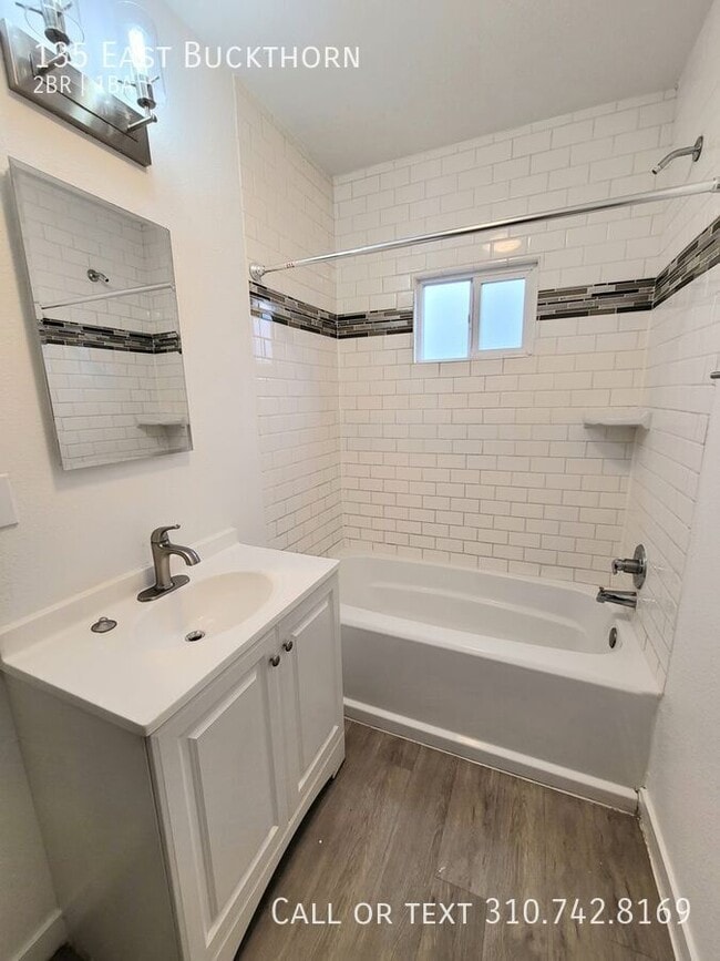 Building Photo - 135 East Buckthorn-