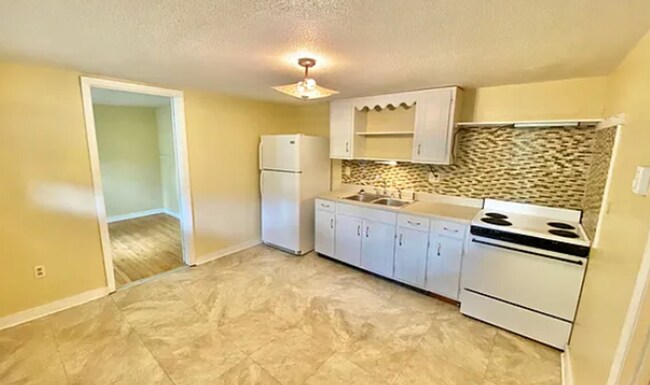 Building Photo - 38 Sherman St