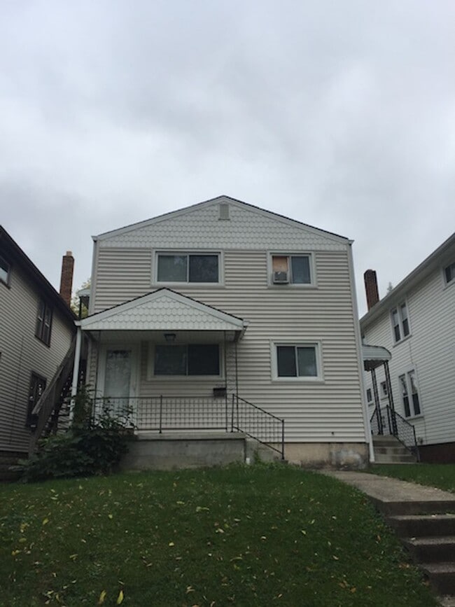 Primary Photo - 2686-2688 Hibbert Avenue